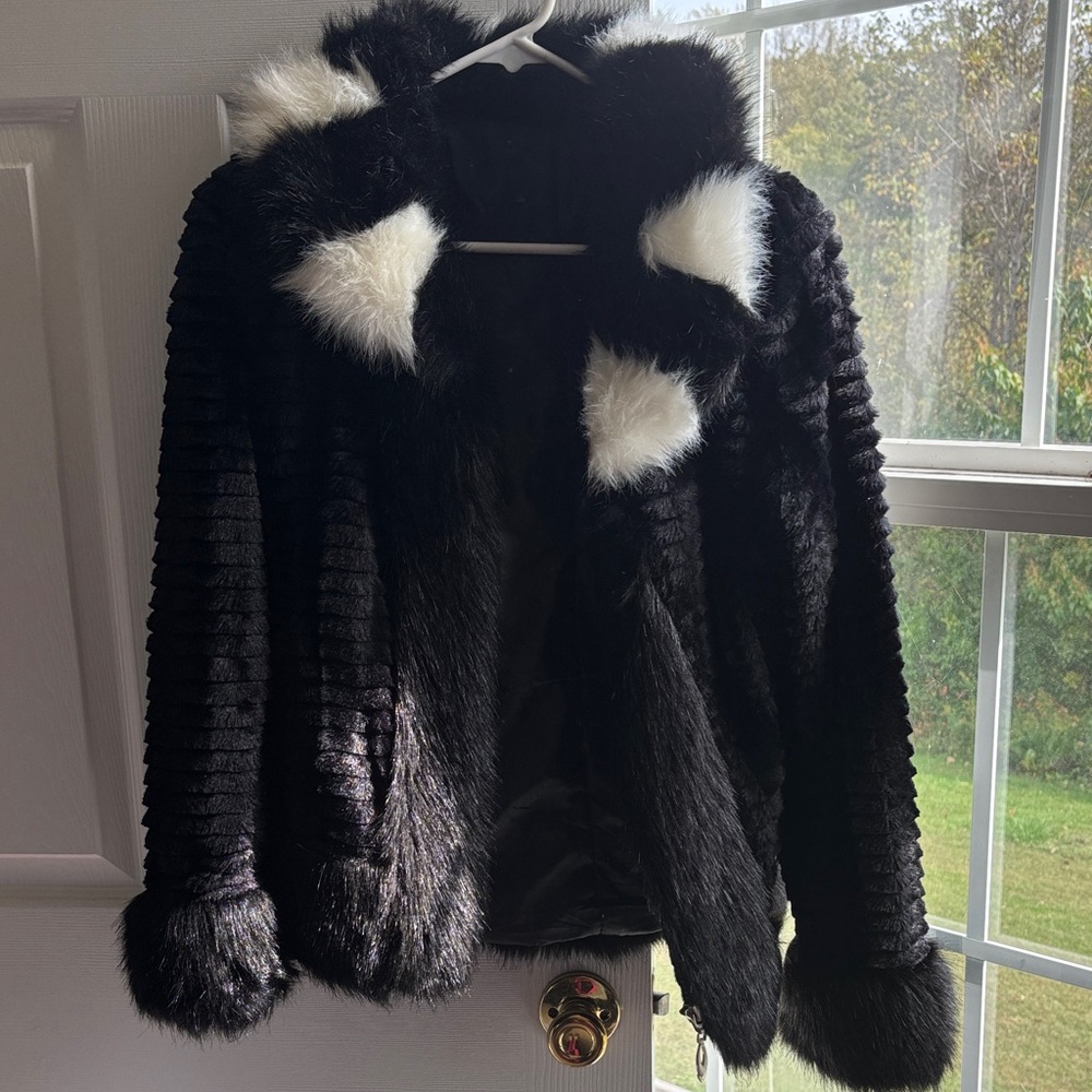 Vera Wang Black and White Faux Fur Teddy Jacket
